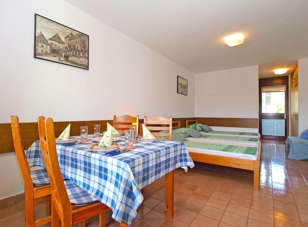 Apartment Stipe 1444 Marčana Eksteriør bilde